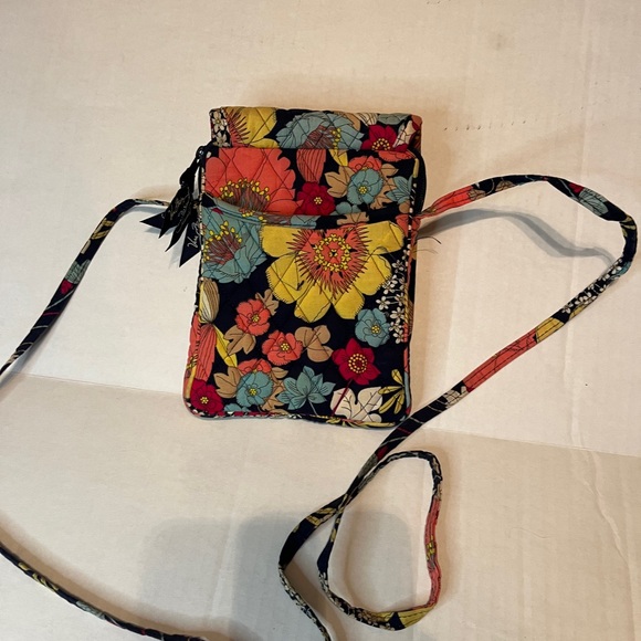 Vera Bradley "Happy Snails" Crossbody - Picture 4 of 6